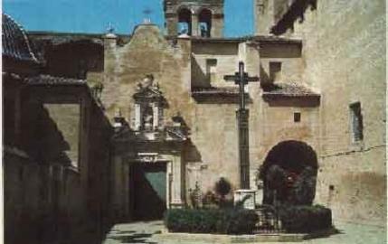 Alacuás (en valenciano y oficialmente, Alaquàs) Alacuás (en valenciano y oficialmente, Alaquàs)