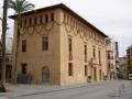 Facade of town hall( "" goes the "" vilo ) of birdlime