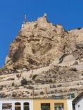 Vista del Castillo desde el barrio de la Santa Cruz Alicante