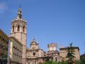 Dress southerner ( plaza of the queen ): Micalet, door of the irons, dome and exterior of the c
